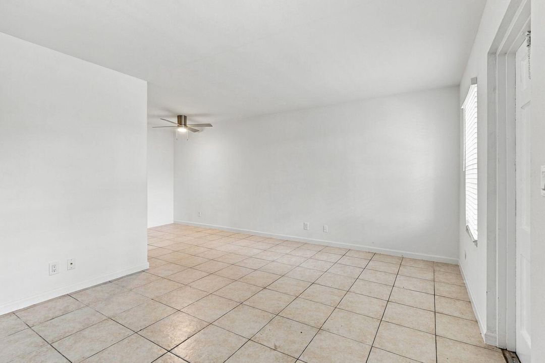 4529_NE_21st_Ave__010