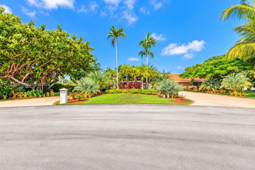 For Rent: $14,500 (4 beds, 3 baths, 3633 Square Feet)