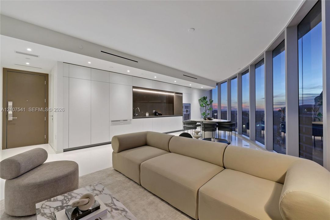 En Renta: $6,995 (1 camas, 1 baños, 976 Pies cuadrados)
