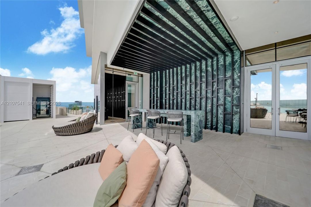 En Renta: $6,995 (1 camas, 1 baños, 976 Pies cuadrados)