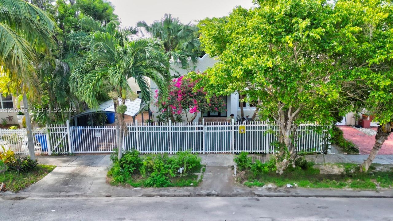 En Renta: $4,900 (4 camas, 2 baños, 2877 Pies cuadrados)