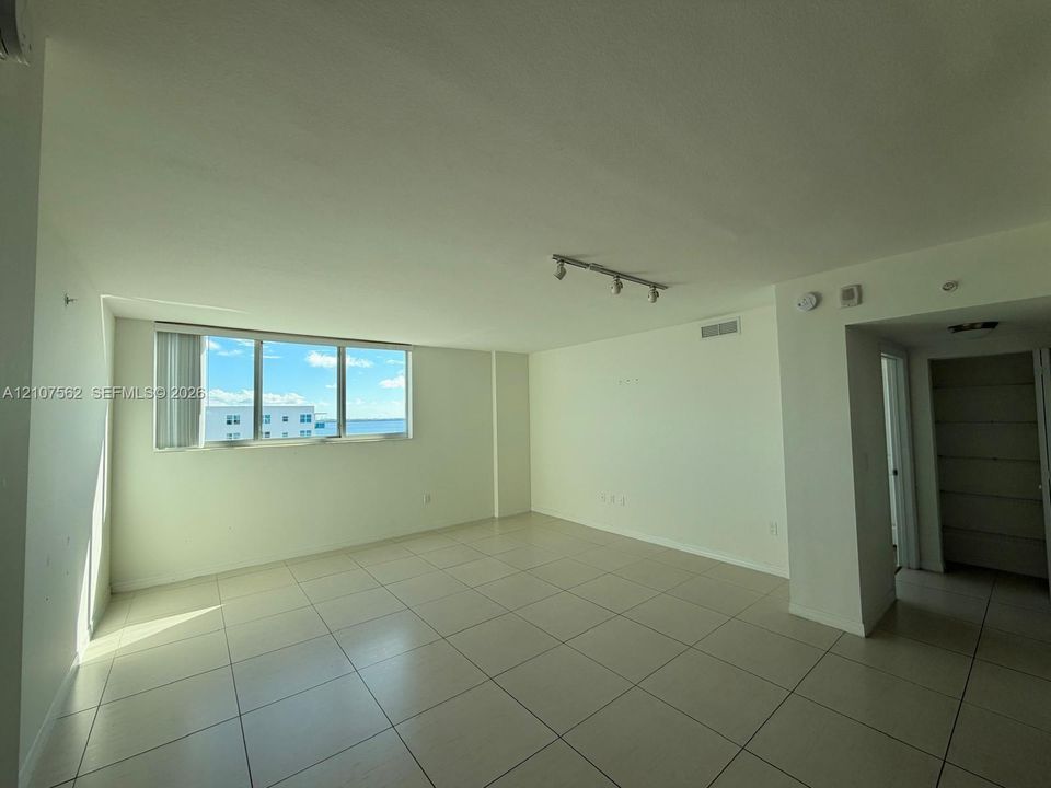 В аренду: $3,160 (2 спален, 2 ванн, 1032 Квадратных фут)