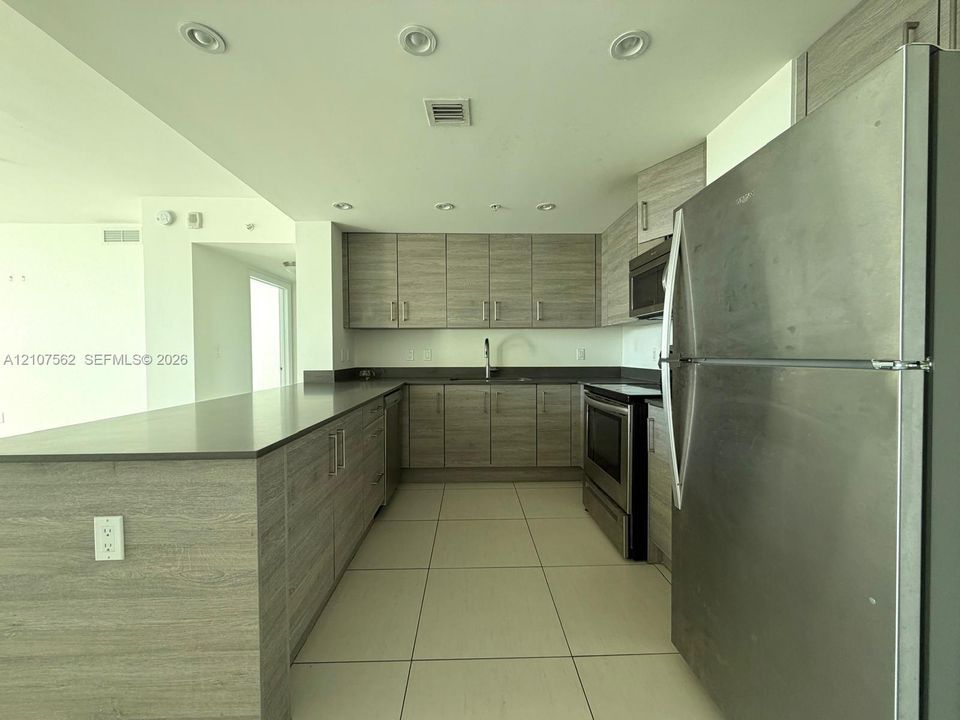 В аренду: $3,160 (2 спален, 2 ванн, 1032 Квадратных фут)