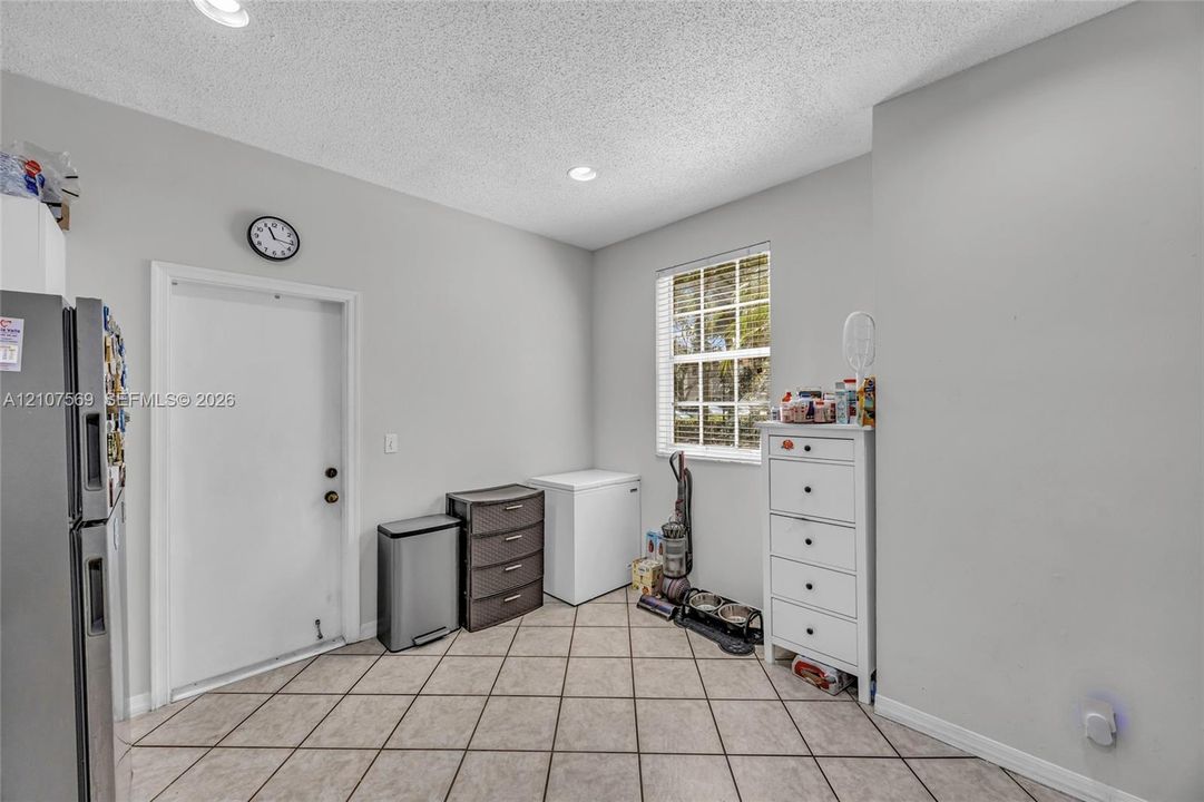 For Rent: $3,000 (3 beds, 2 baths, 1443 Square Feet)