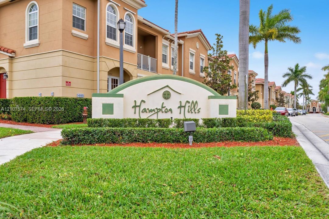 For Rent: $3,000 (3 beds, 2 baths, 1776 Square Feet)