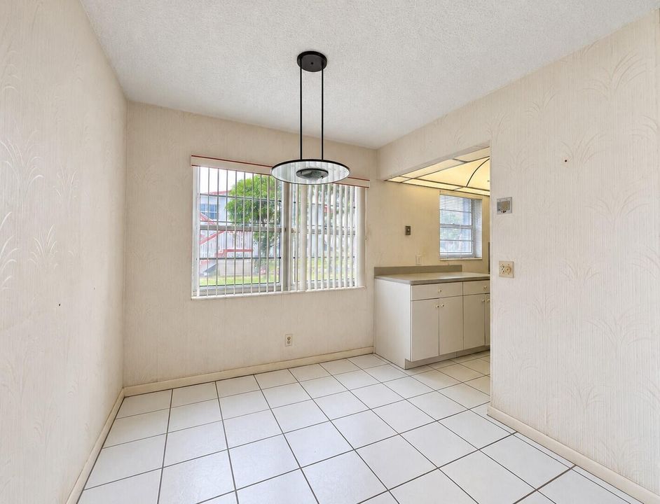 Dining to Kitchen