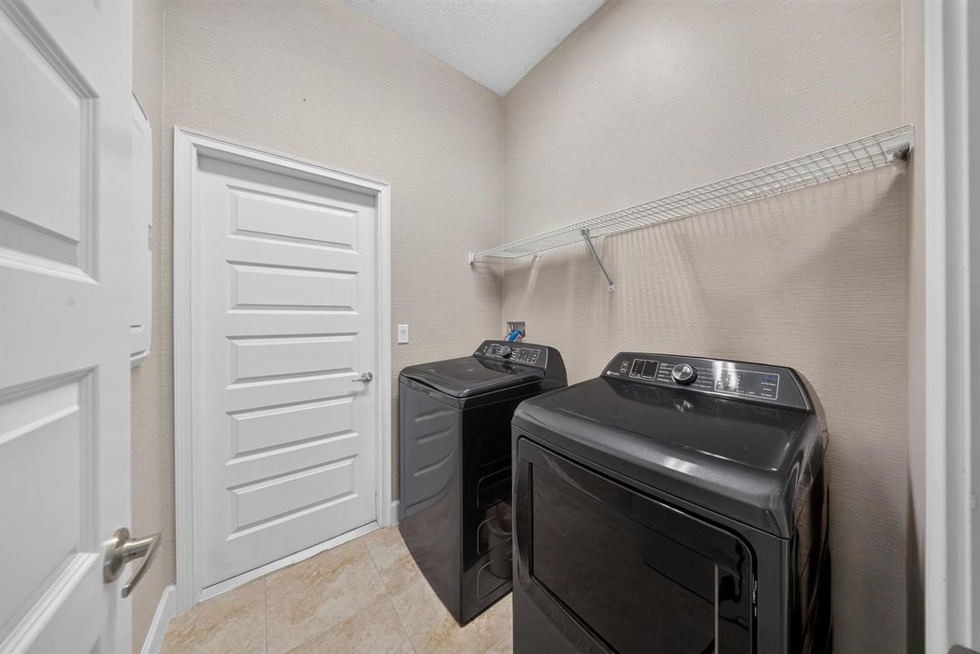 INSIDE LAUNDRY