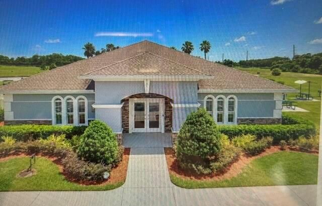 CLUBHOUSE