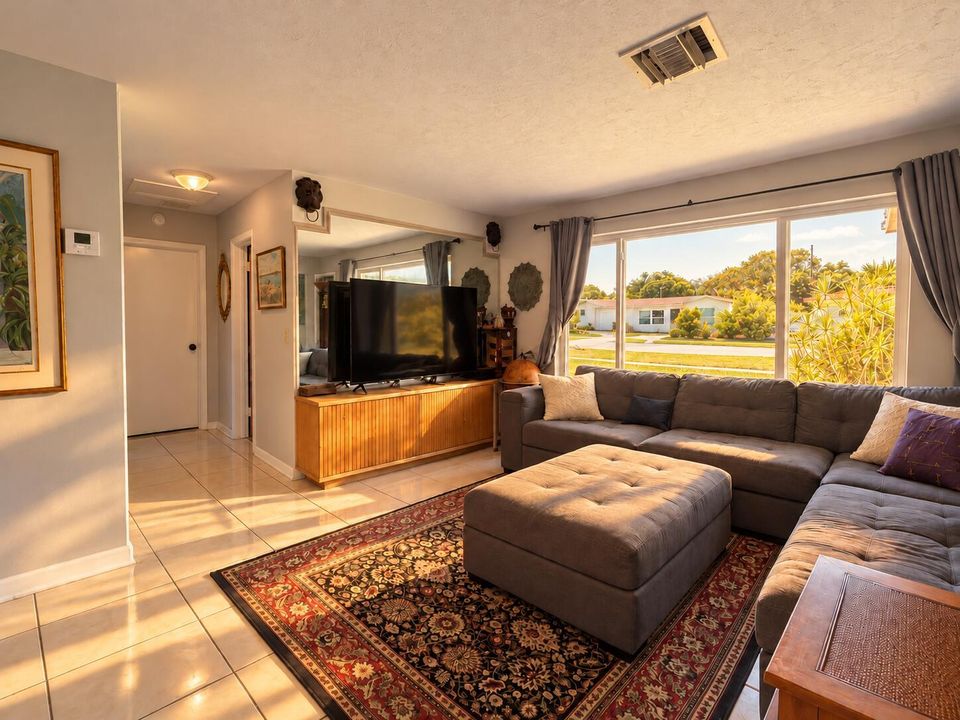 LivingroomareaGLOW2