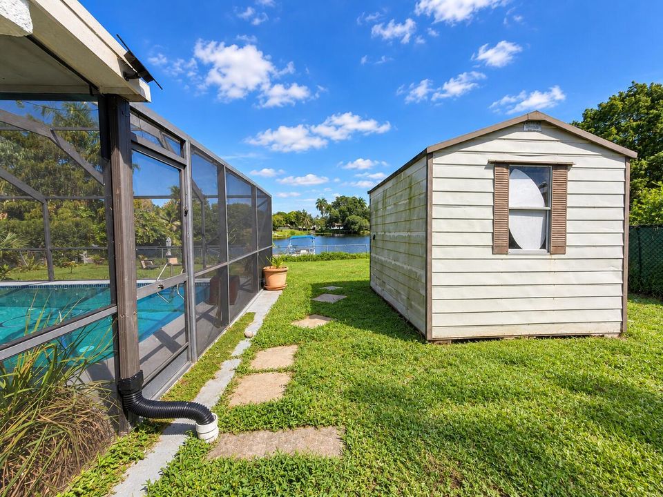 BackyardSide