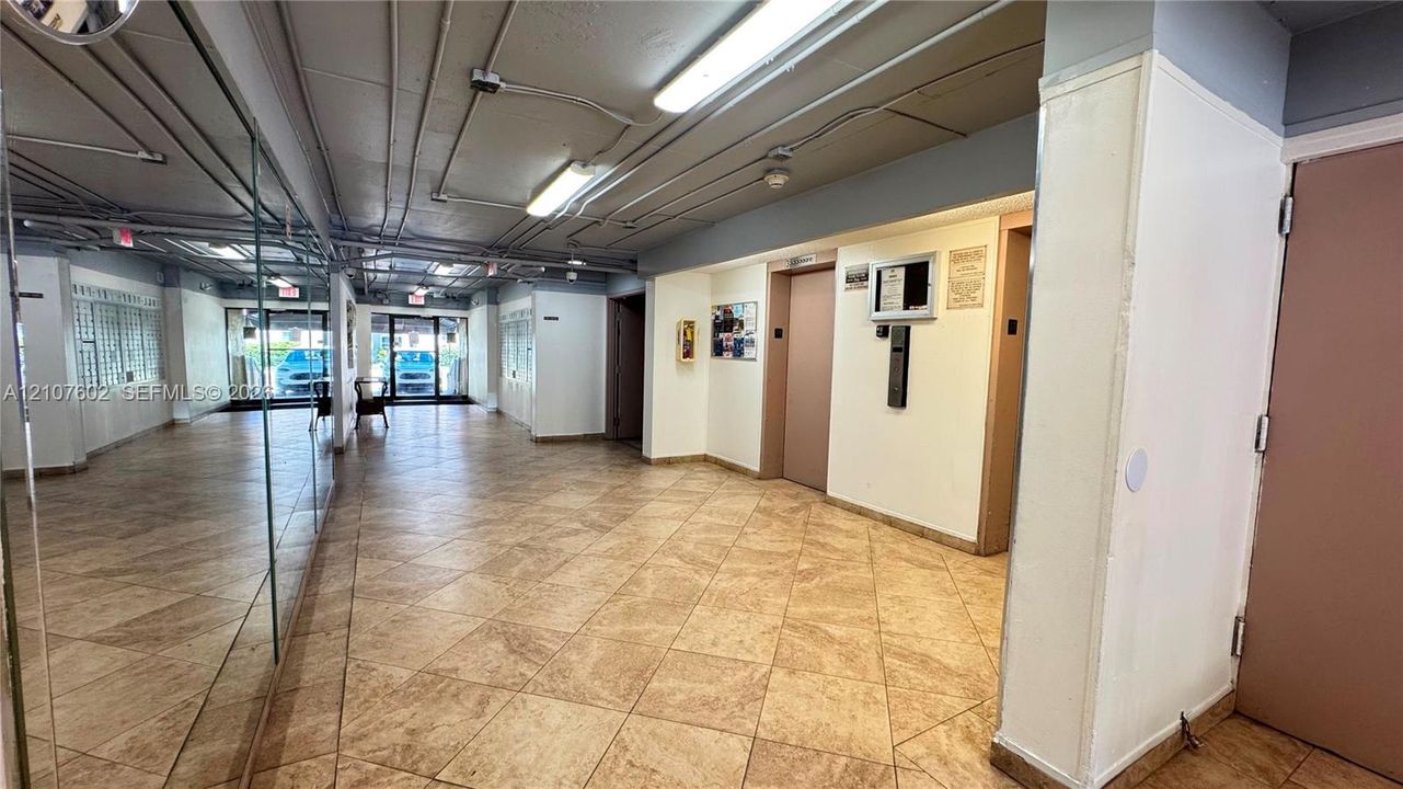 For Sale: $199,600 (1 beds, 1 baths, 546 Square Feet)