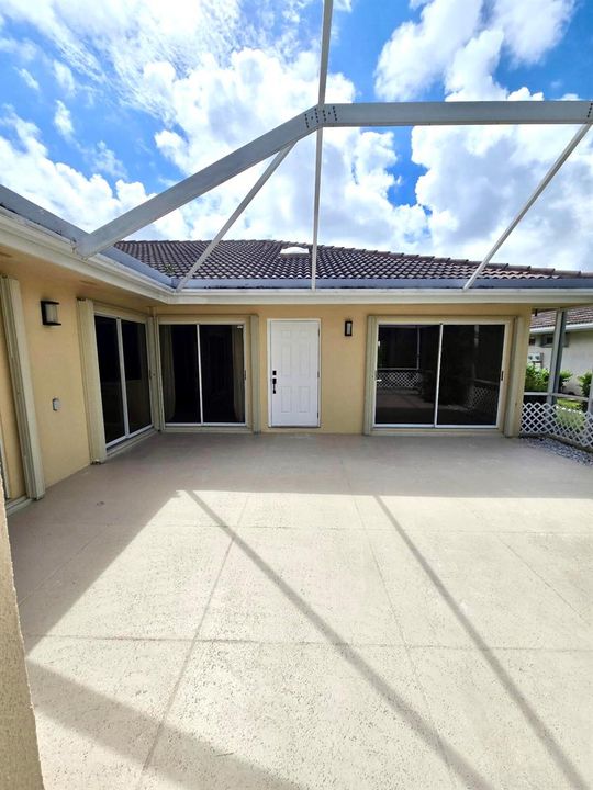PATIO 1