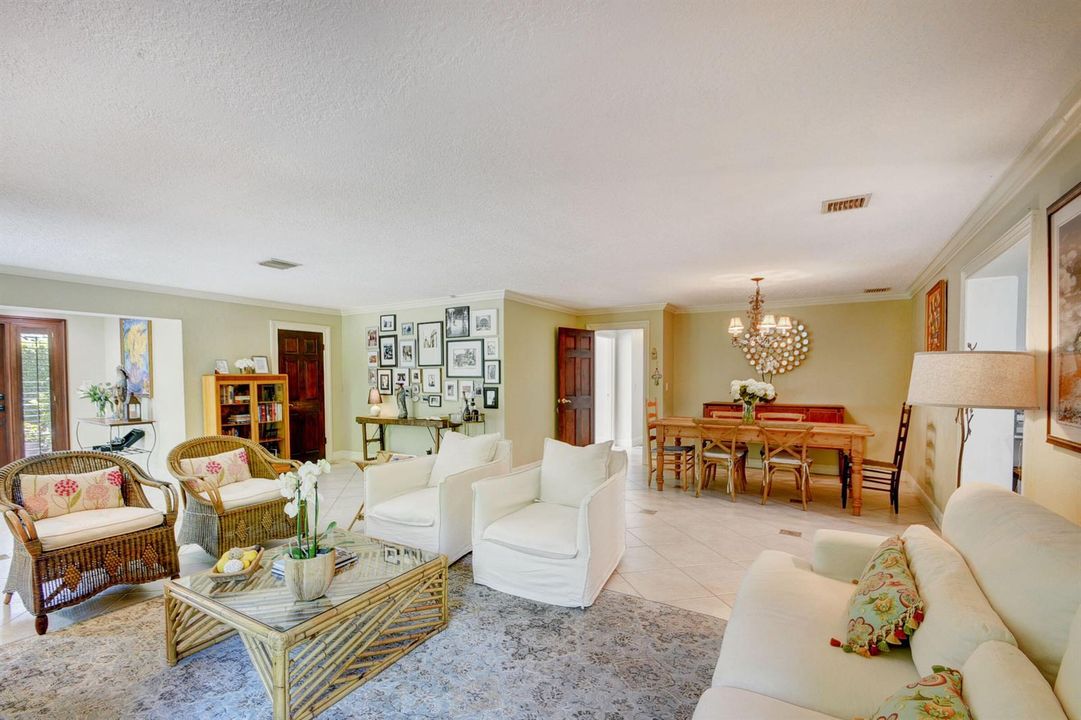 Living/Dining Area