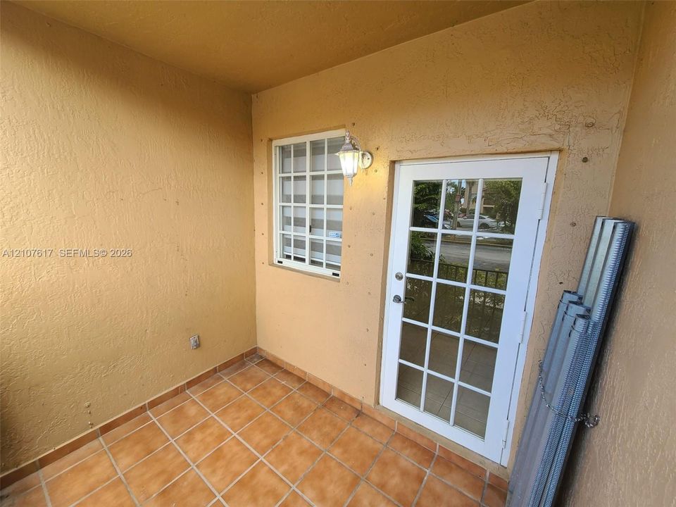 For Rent: $2,900 (3 beds, 2 baths, 1220 Square Feet)
