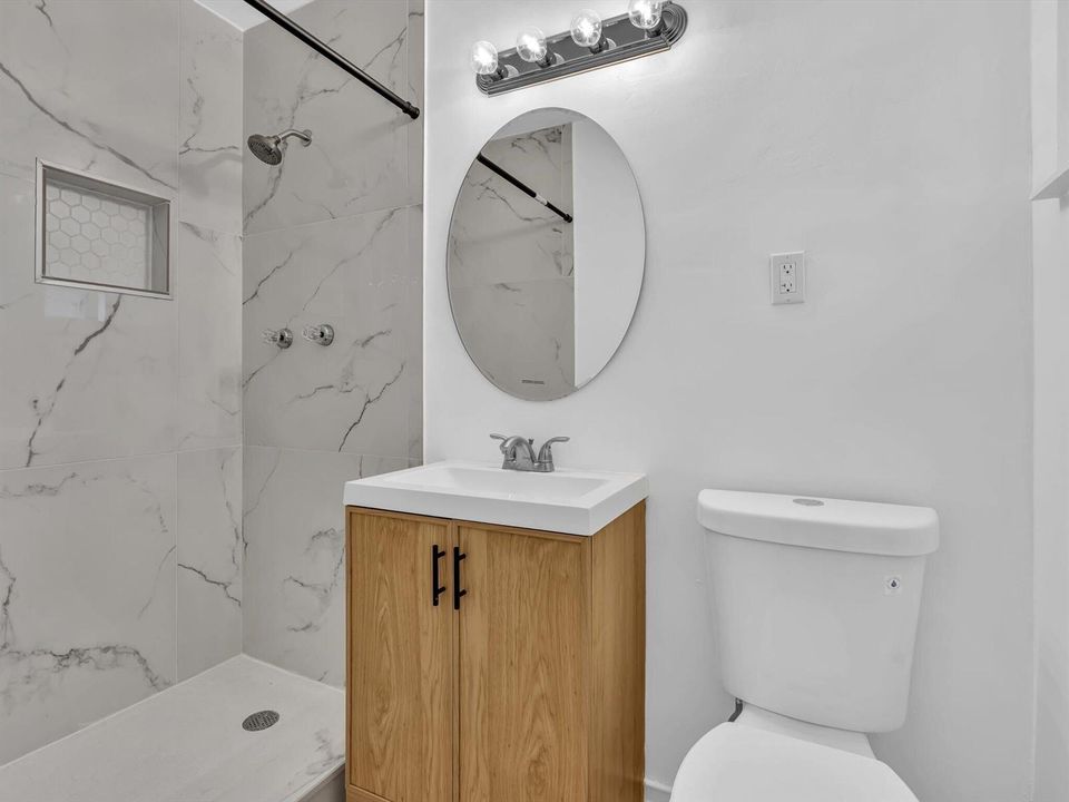 2nd Bathroom