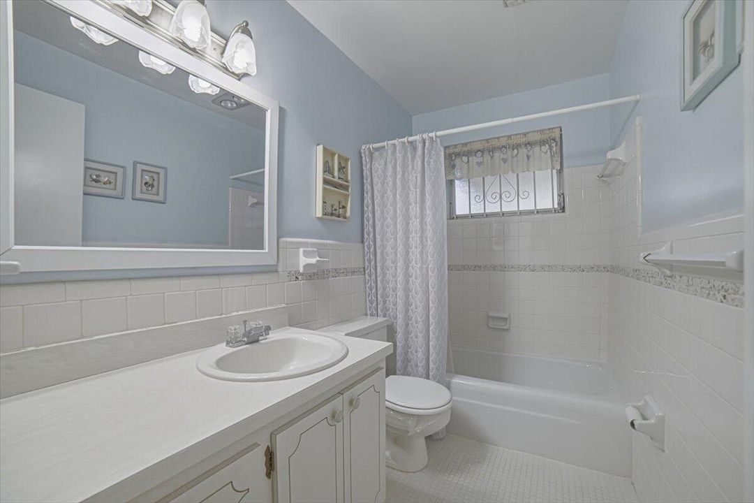 2nd Bathroom