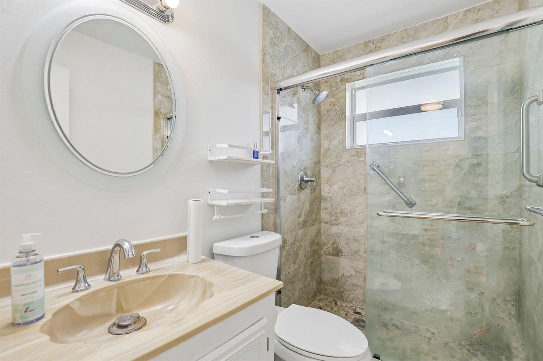 MASTER BATHROOM Lagos De Campo Blvd unit