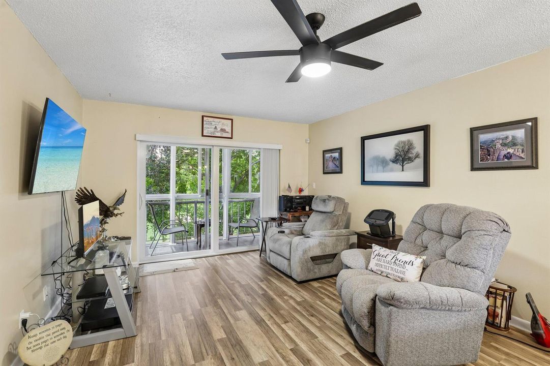 8-web-or-mls-Lagos De Campo Blvd unit 30