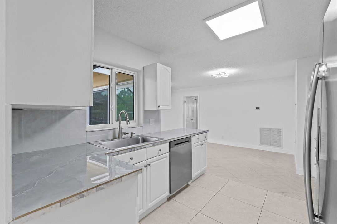 12-web-or-mls-A7400953