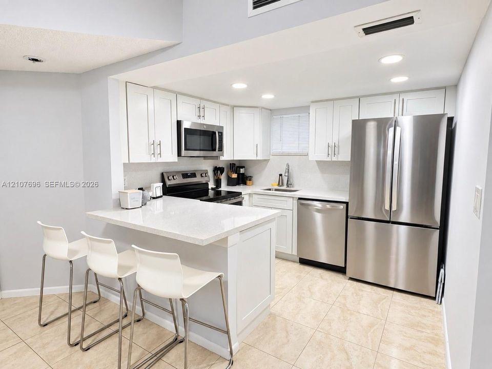 En Venta: $325,000 (2 camas, 2 baños, 1036 Pies cuadrados)