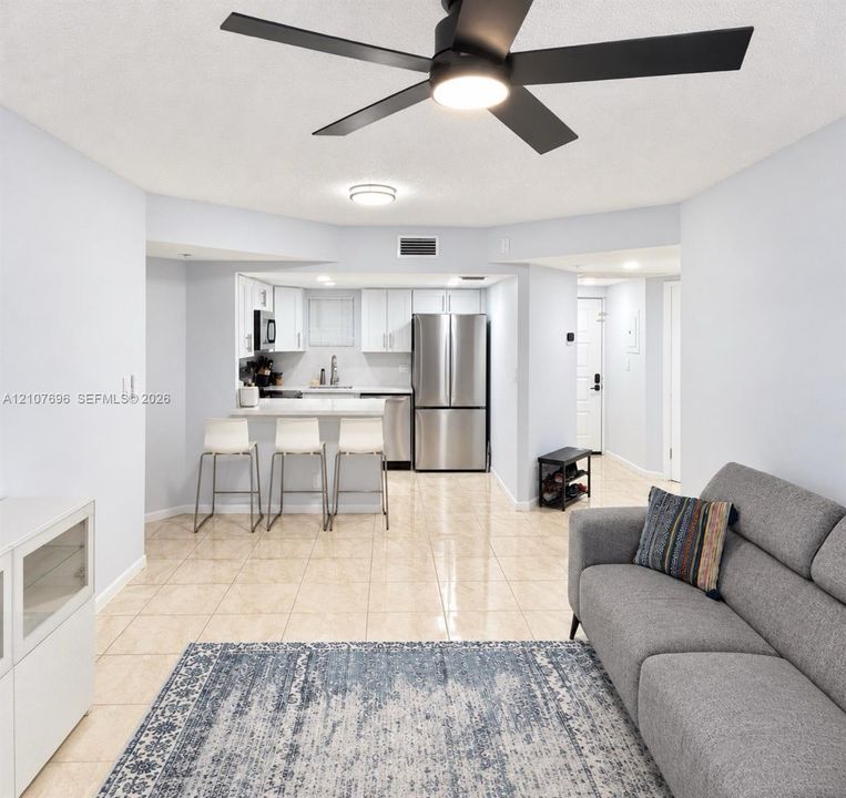 En Venta: $325,000 (2 camas, 2 baños, 1036 Pies cuadrados)