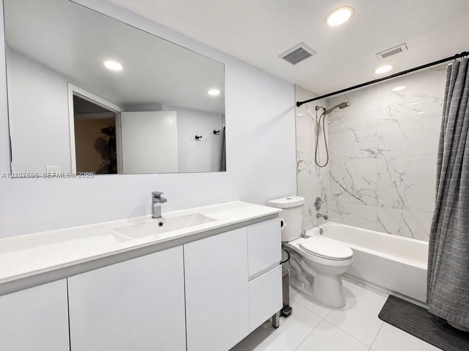 En Venta: $325,000 (2 camas, 2 baños, 1036 Pies cuadrados)