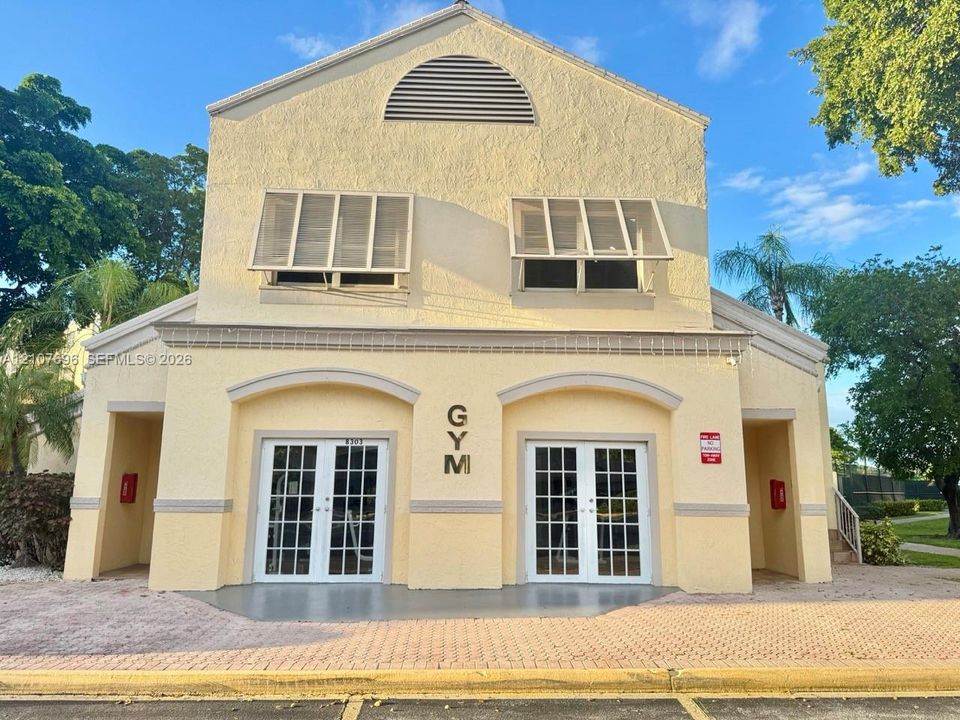 En Venta: $325,000 (2 camas, 2 baños, 1036 Pies cuadrados)