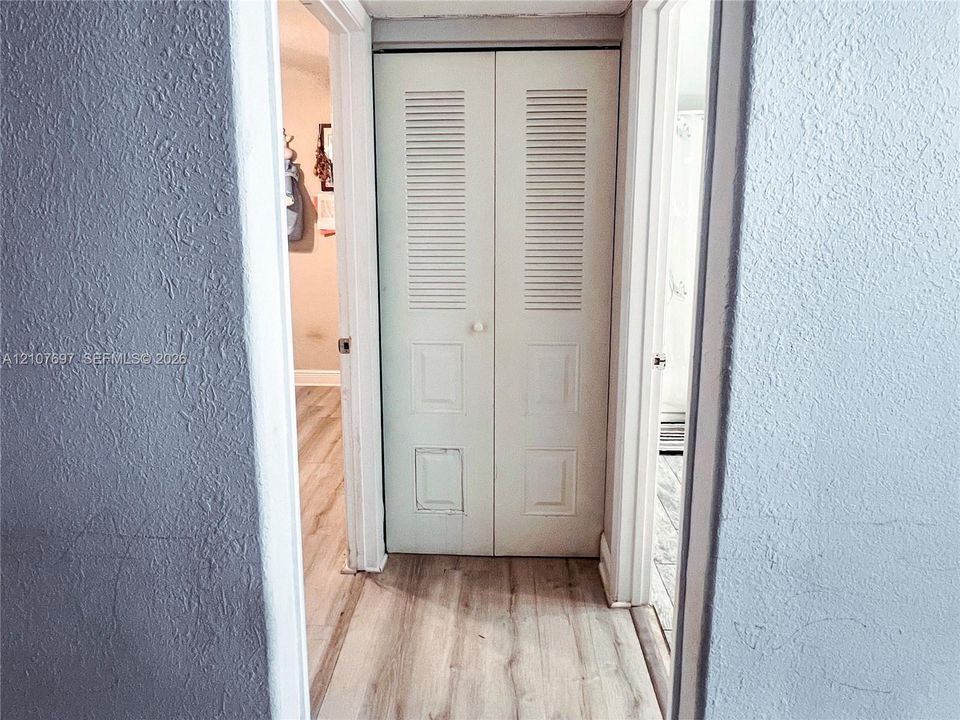 На продажу: $227,900 (3 спален, 2 ванн, 1100 Квадратных фут)