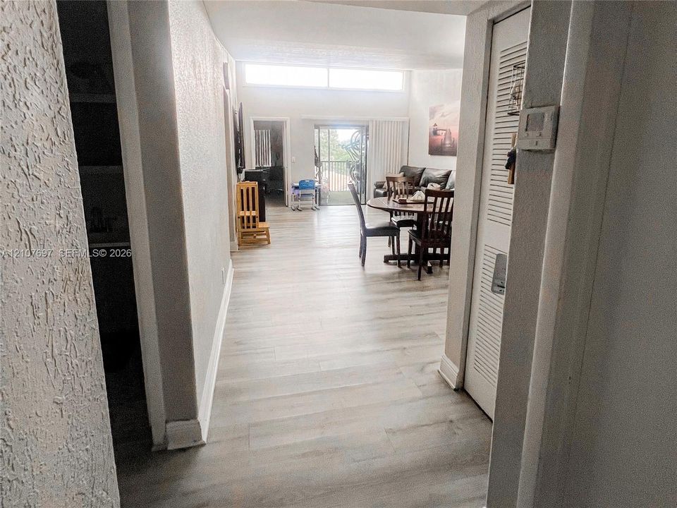 На продажу: $227,900 (3 спален, 2 ванн, 1100 Квадратных фут)
