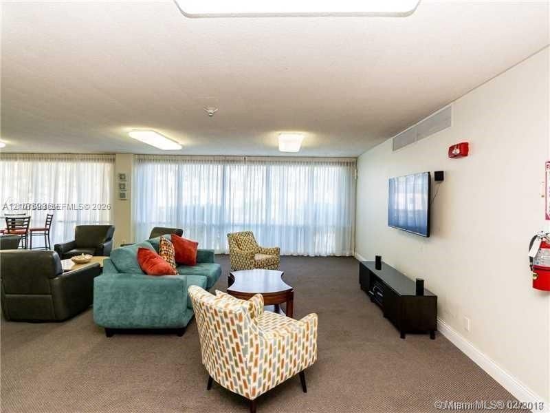 В аренду: $4,295 (2 спален, 2 ванн, 1122 Квадратных фут)