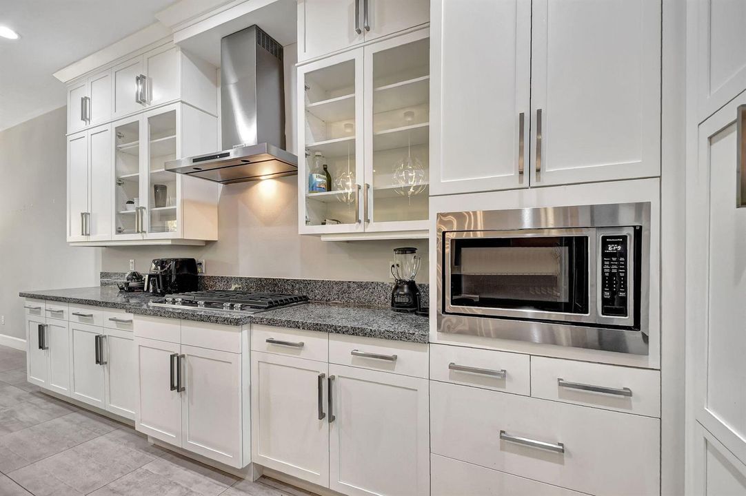 Large Kitchen cabinets