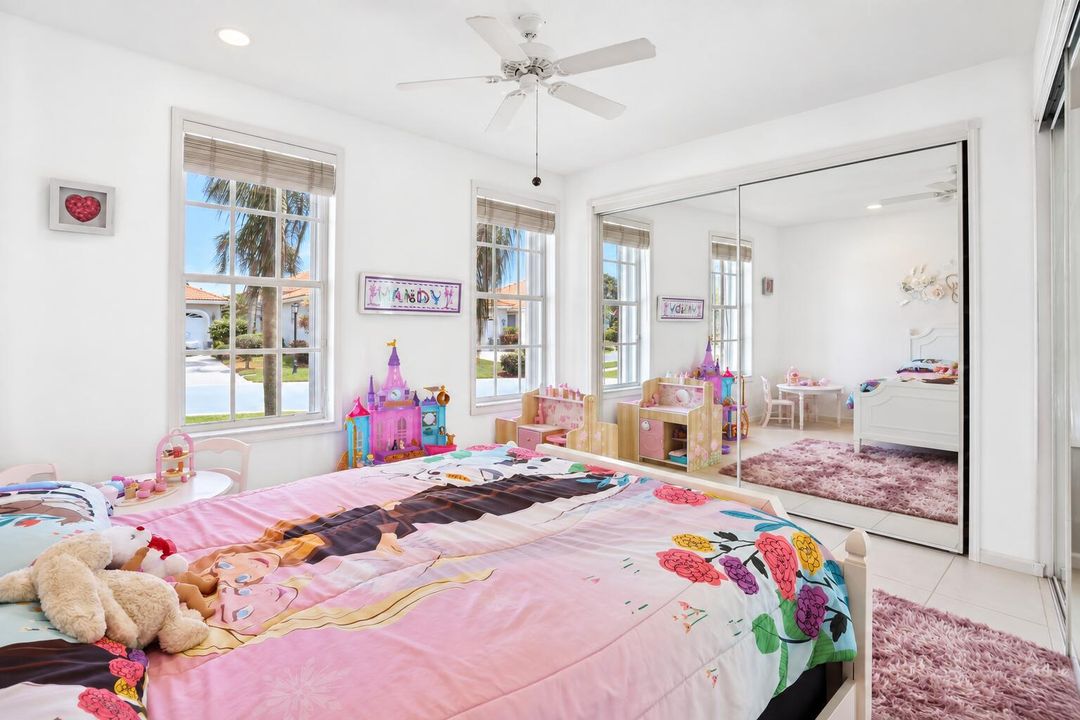 Guest bedroom 1