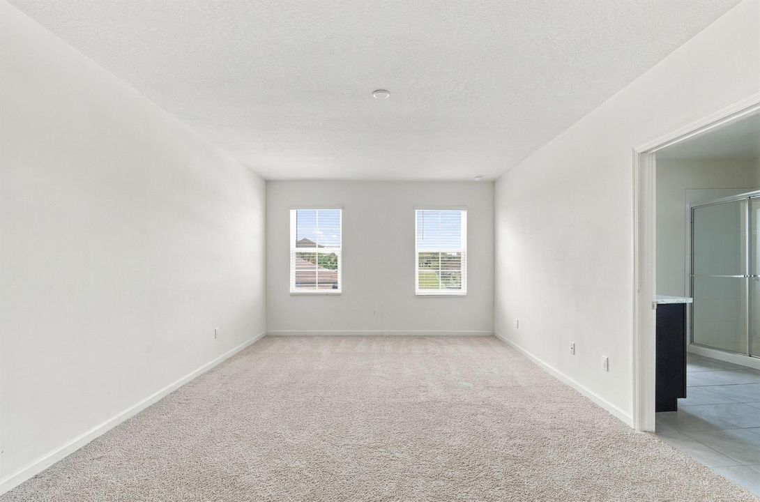 17_primary bedroom