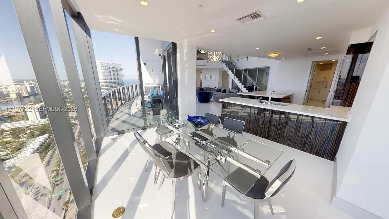For Rent: $26,000 (3 beds, 4 baths, 3130 Square Feet)