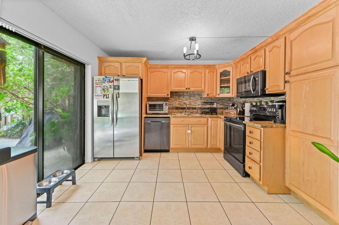 13 Kitchen 03
