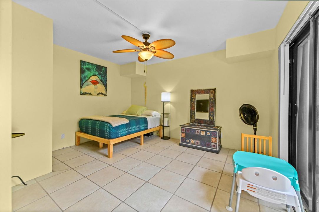 16 Bedroom 01