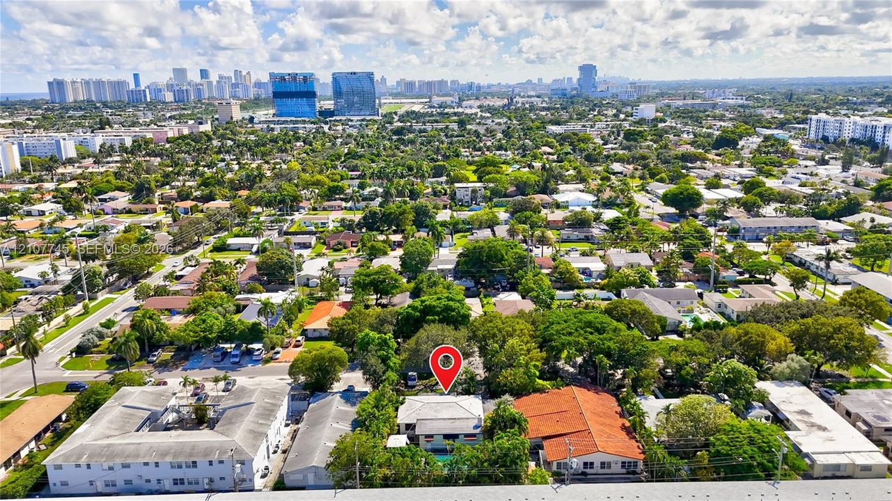 En Venta: $769,000 (4 camas, 2 baños, 1904 Pies cuadrados)