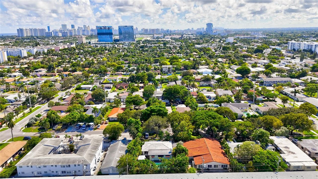 En Venta: $769,000 (4 camas, 2 baños, 1904 Pies cuadrados)