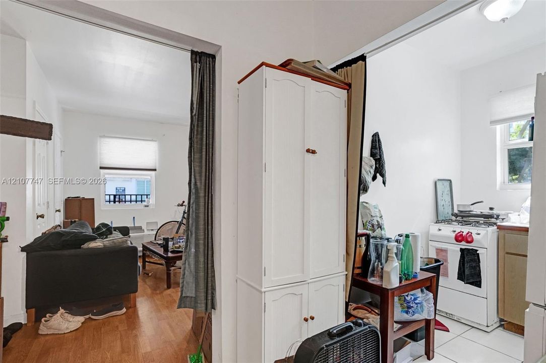For Sale: $198,000 (0 beds, 1 baths, 400 Square Feet)