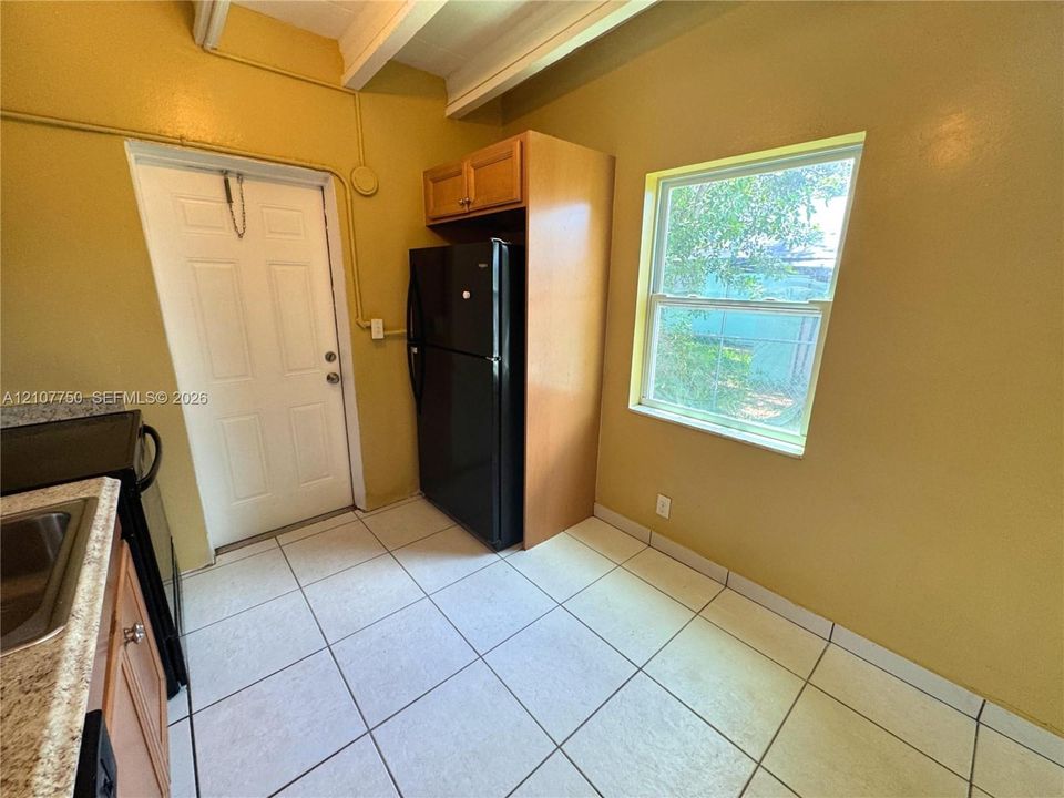En Renta: $1,995 (2 camas, 1 baños, 800 Pies cuadrados)