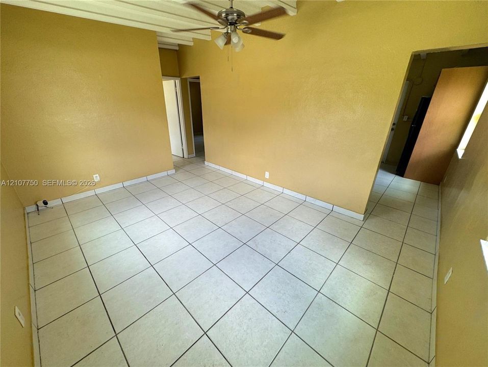 En Renta: $1,995 (2 camas, 1 baños, 800 Pies cuadrados)