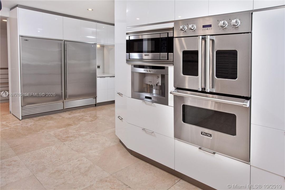 For Rent: $32,000 (6 beds, 6 baths, 5693 Square Feet)