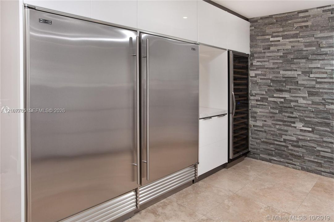 For Rent: $32,000 (6 beds, 6 baths, 5693 Square Feet)