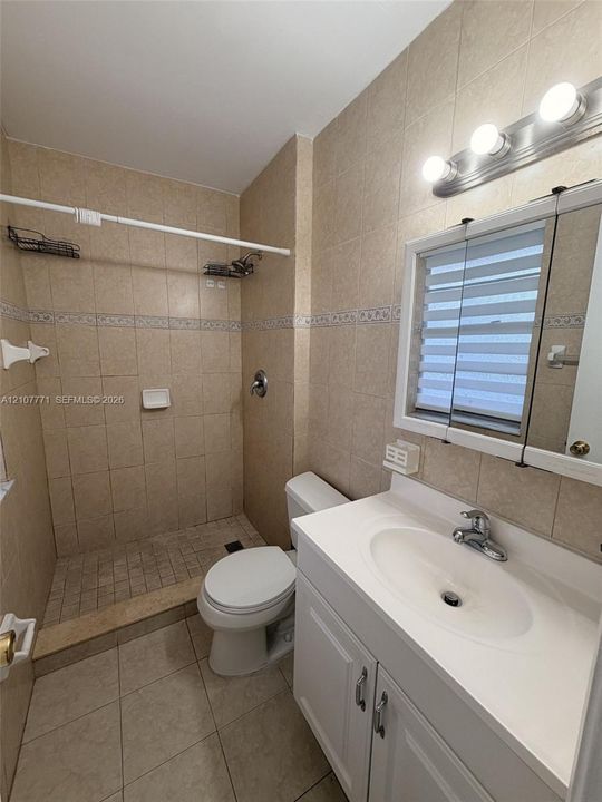 В аренду: $2,300 (2 спален, 2 ванн, 812 Квадратных фут)