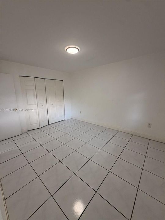 В аренду: $2,300 (2 спален, 2 ванн, 812 Квадратных фут)