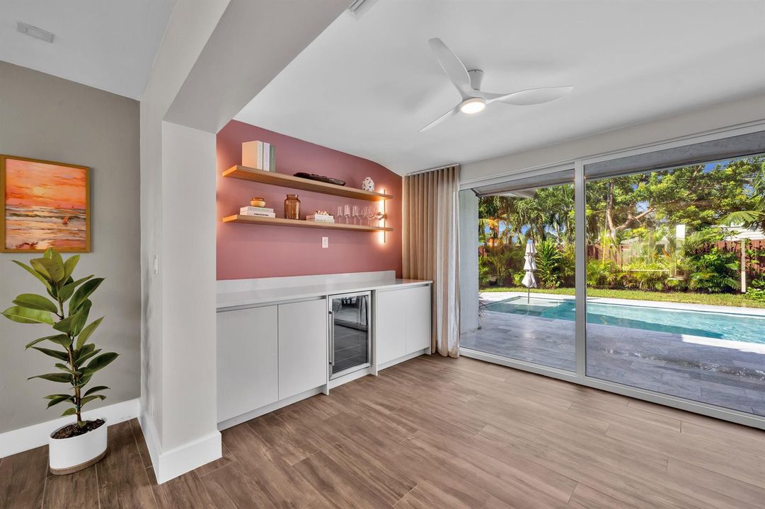 1011 SE 2nd Ave Pompano Beach 00018