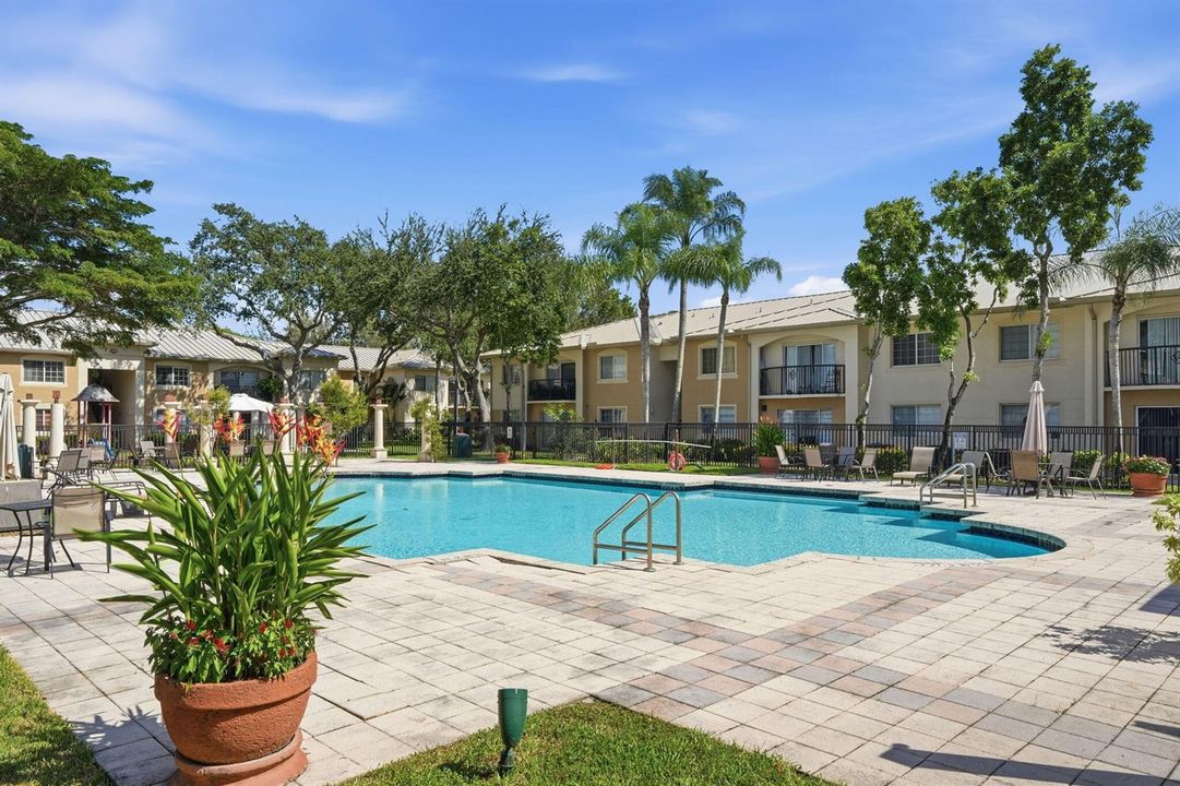 47-web-or-mls-1400_Crestwood_Ct_S_Unit_1
