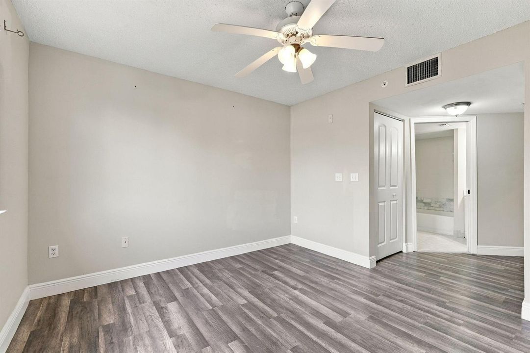 2-web-or-mls-1400_Crestwood_Ct_S_Unit_14
