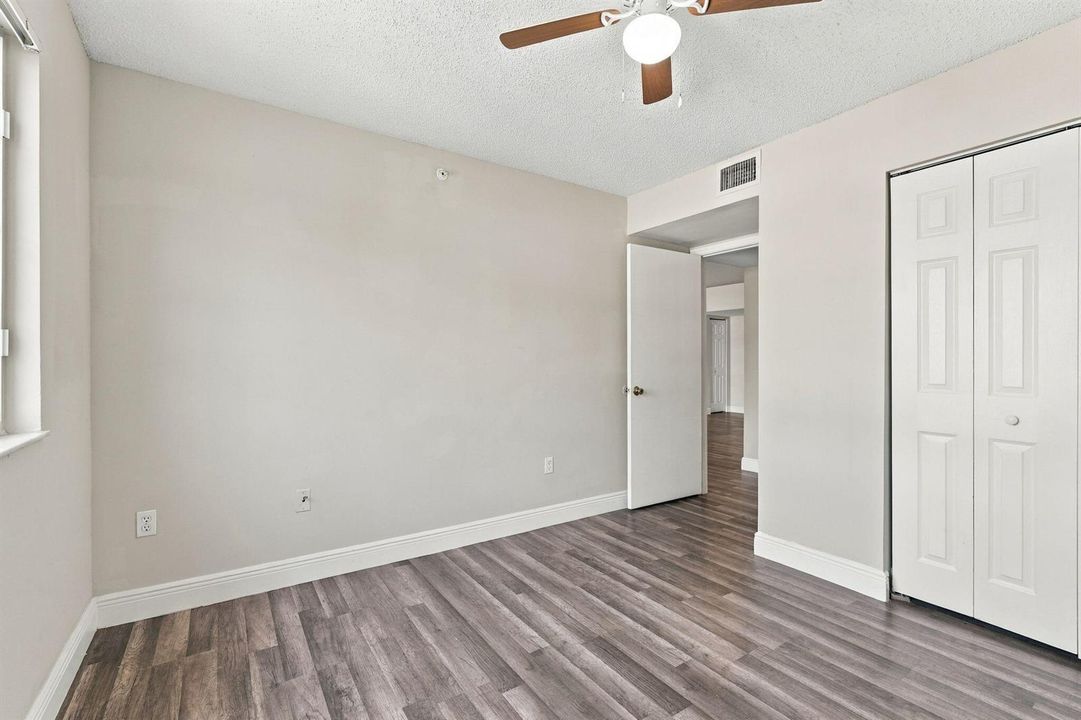 9-web-or-mls-1400_Crestwood_Ct_S_Unit_14