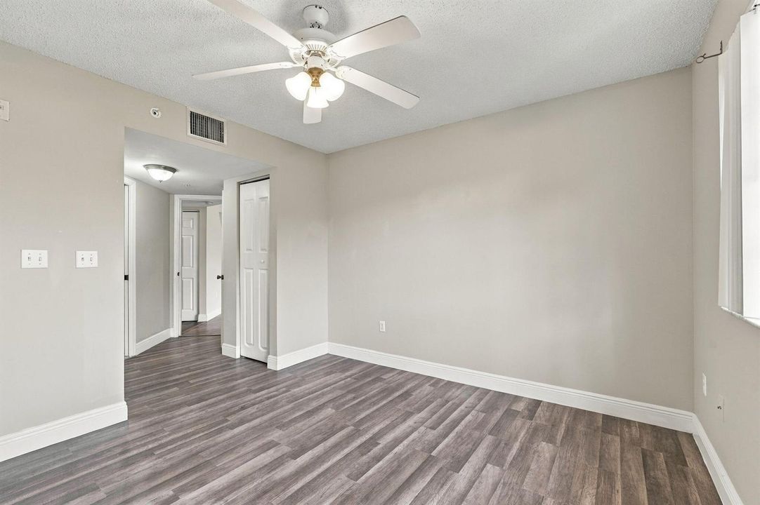 3-web-or-mls-1400_Crestwood_Ct_S_Unit_14